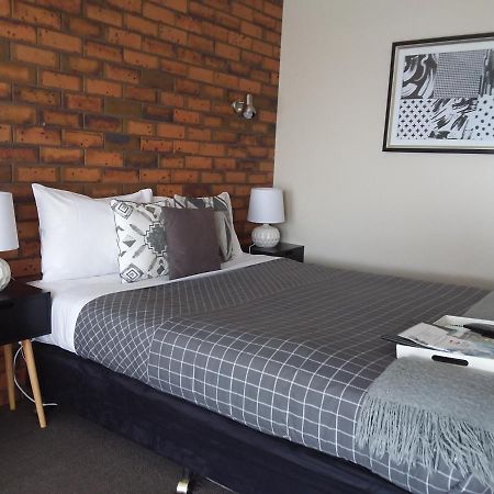 Golden Palms Motel Джилонг Екстериор снимка