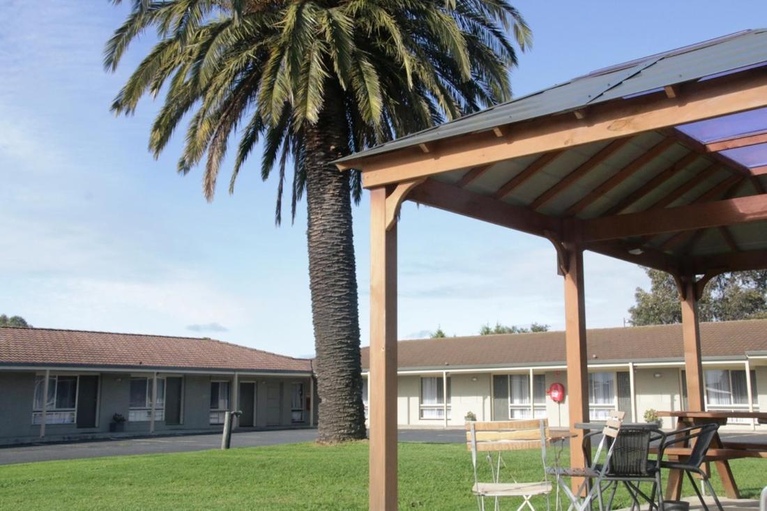 Golden Palms Motel Джилонг Екстериор снимка